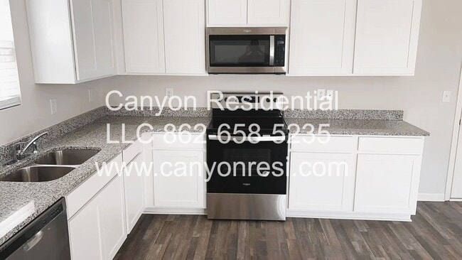 Foto del edificio - Charming single family house!3bedrooms, 3b...