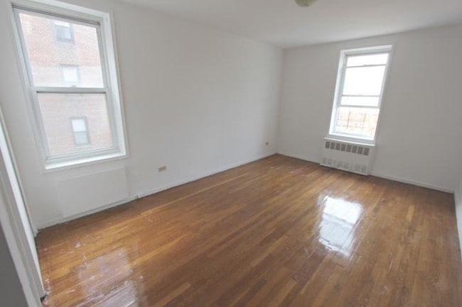 Building Photo - 5115 Van Kleeck St