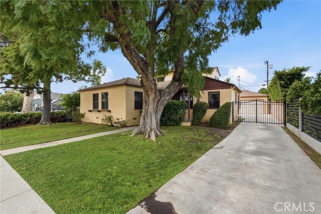 Foto del edificio - 6637 Balcom Ave