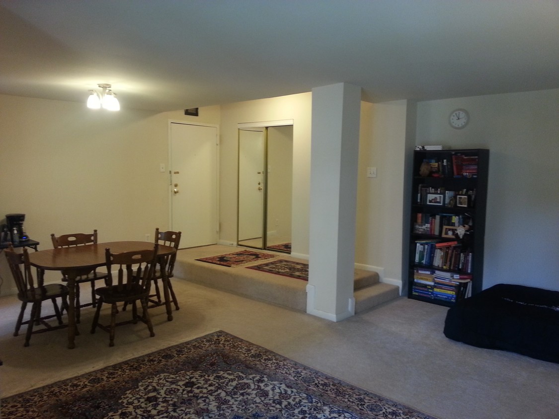 Entrance - 15601 Dorset Rd