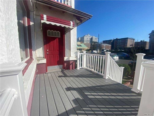 Building Photo - 157 Long Beach Blvd