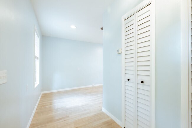 Hallway - 2328 Princeton Ct