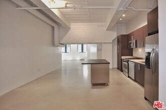 Building Photo - 849 S Broadway