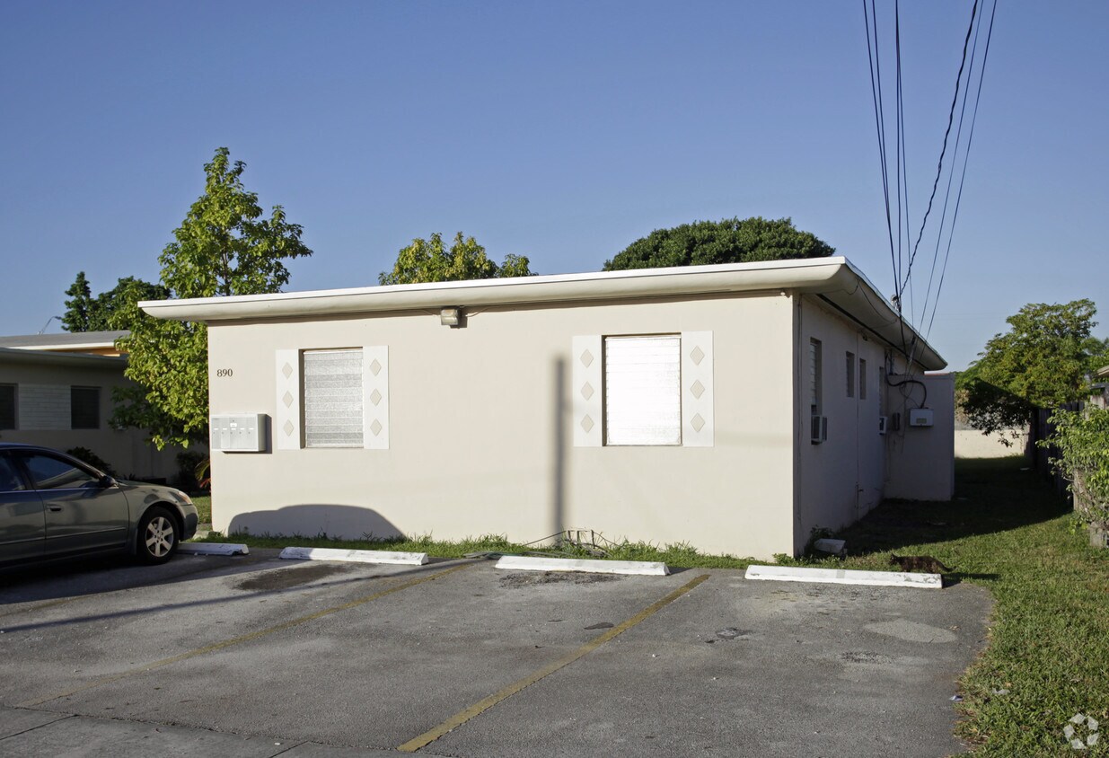 Foto del edificio - 890-900 SW 66th Ave