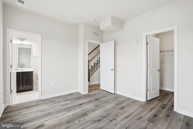 Foto del edificio - 14325 Potomac Heights Ln