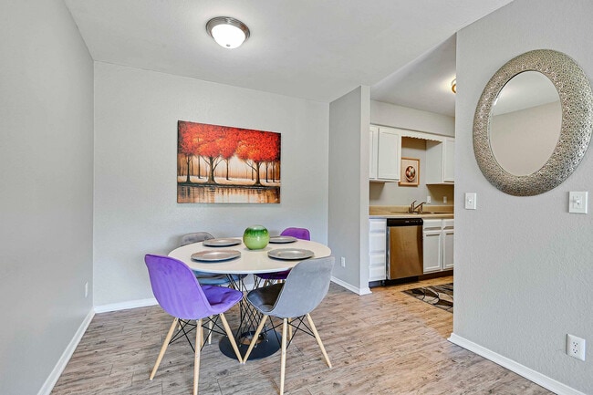 Model Dining Room (1) - Fairway Hills Apartments