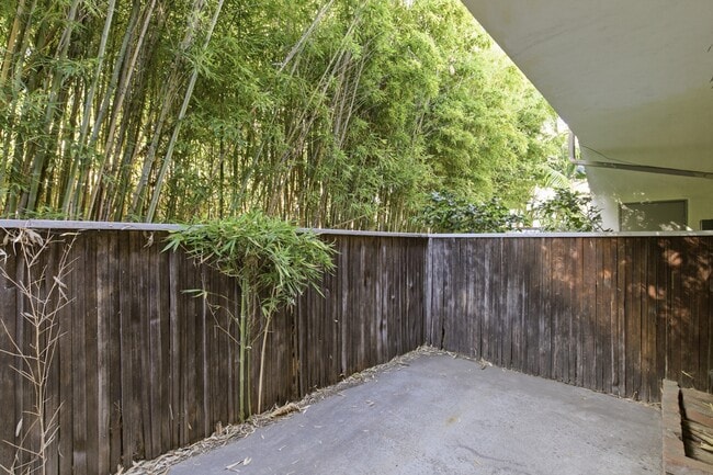 Building Photo - 1453 S Westgate Ave