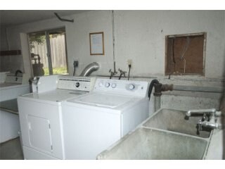 Laundry Room - 865 Lighthouse Ave