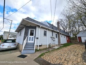 Building Photo - 780 Hazle St