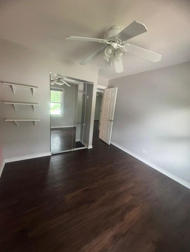 Foto del edificio - 980 Brush Hill Ln