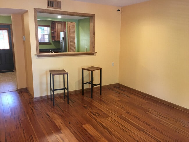 Building Photo - Hermitage Townhouse Condo