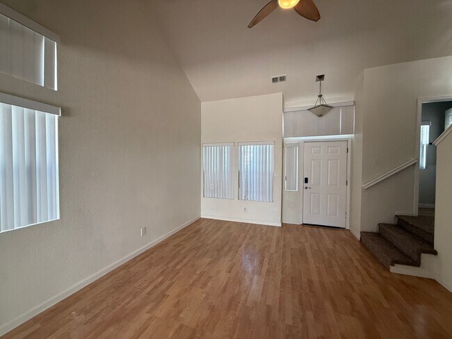 Foto del edificio - 3 bed | 2.5 bath | 1351 SF | 2 Car Garage | Two Story | Tenant pays $175 monthly for WS&G