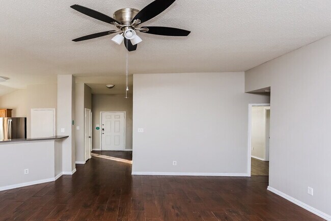 Foto del edificio - 312 Singleton Dr
