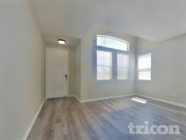 Foto del edificio - 757 Pino Ave