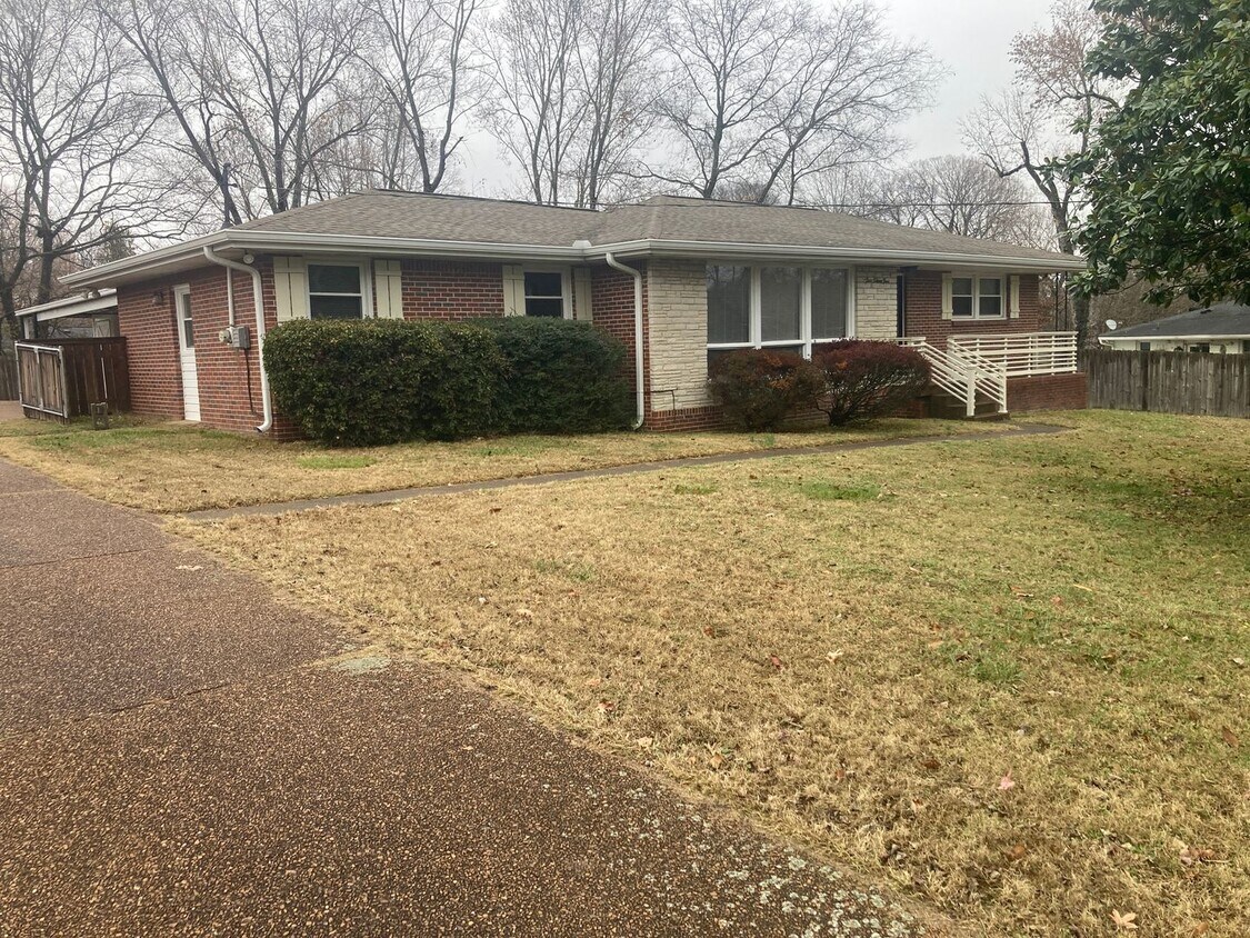 Foto principal - Crieve Hall 3 Bedroom Brick House, refinis...