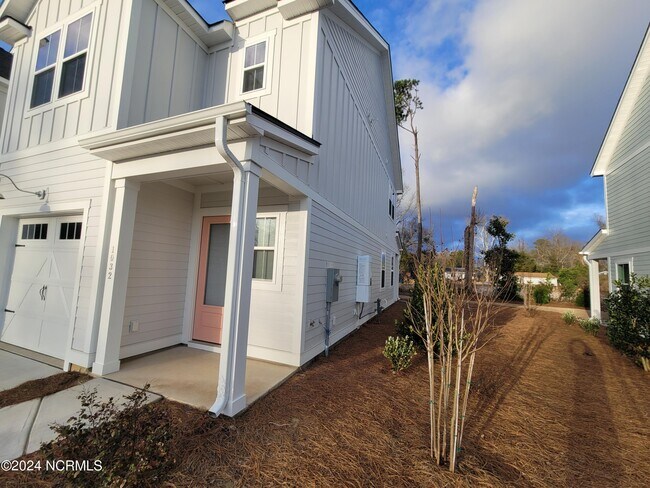 Building Photo - 1032 Tidal Ln