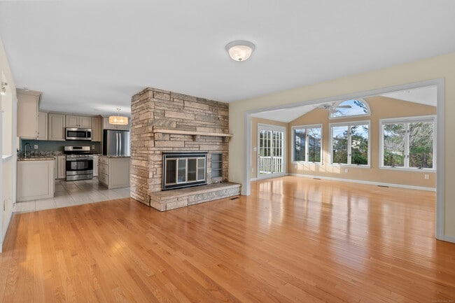 Building Photo - 127 Two Rod Hwy