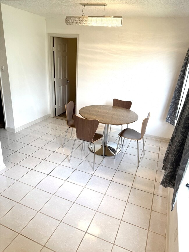 Building Photo - 16731 Sierra Grande Dr