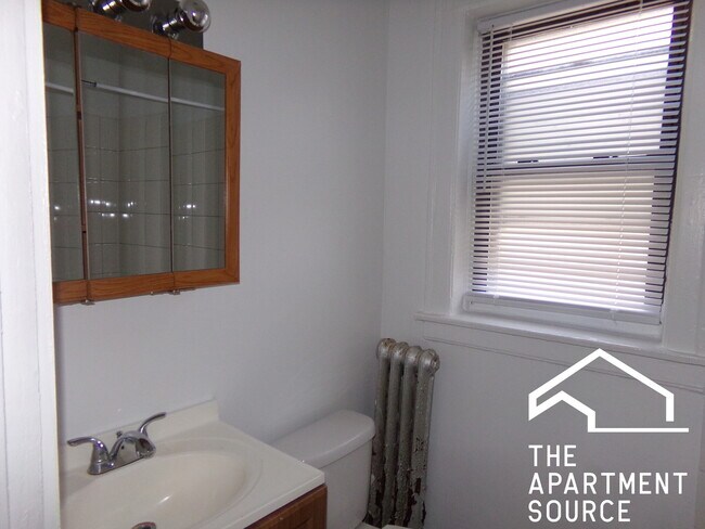 Foto del edificio - 1619 W Morse Ave