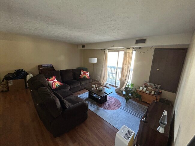 Building Photo - 1544 Cedarwood Dr