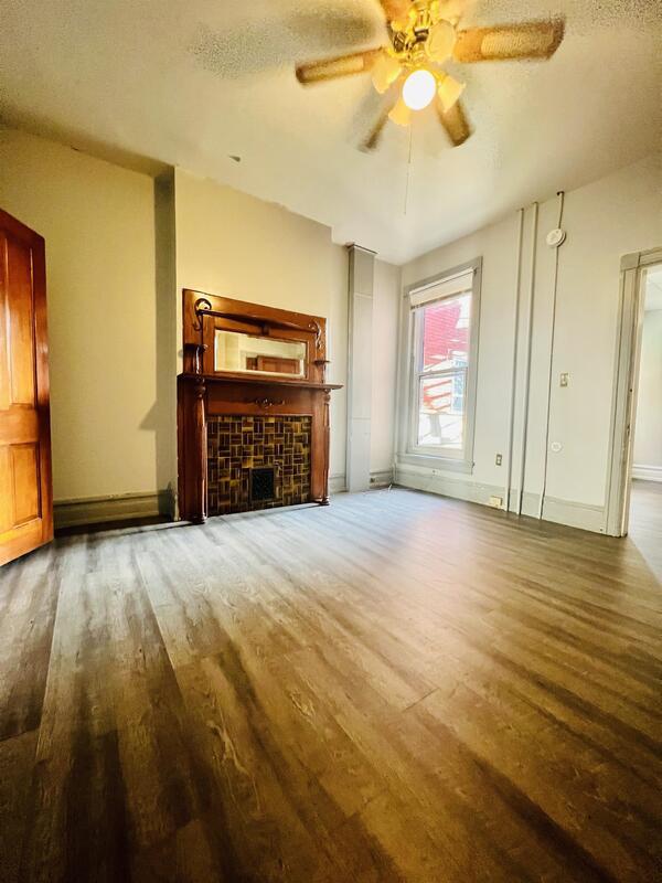 Building Photo - 330 N 16th St