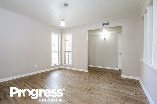 Building Photo - 4141 Yellowleaf Dr