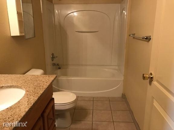 Building Photo - 3 bedroom in Detroit MI 48213