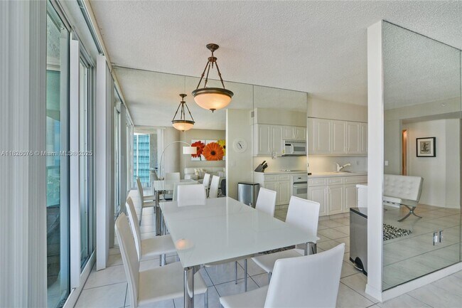 Building Photo - 16400 Collins Ave