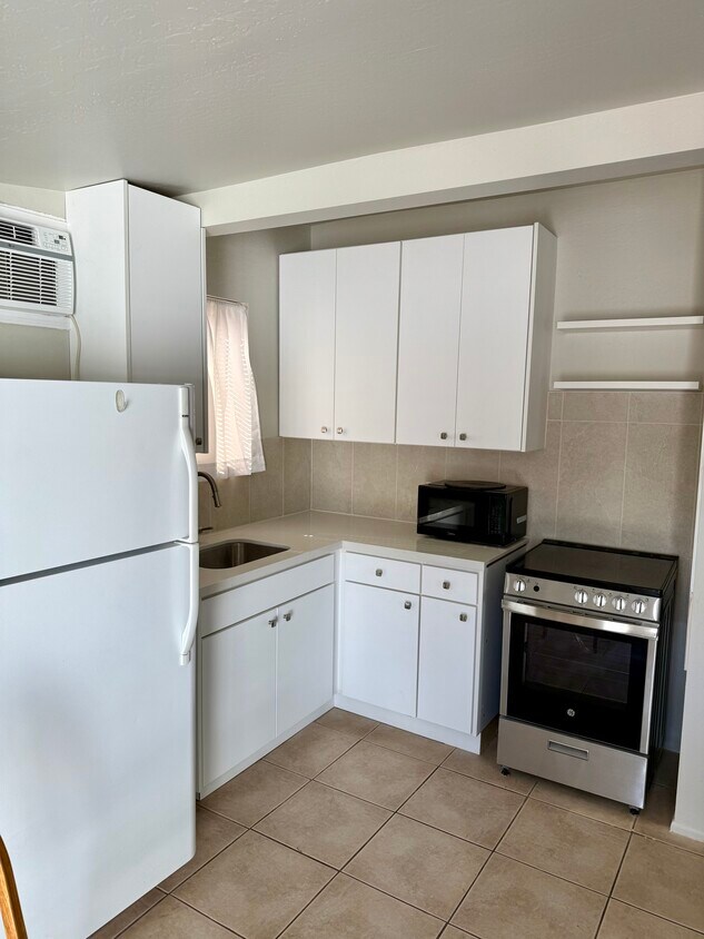 Foto principal - 8149 E Columbus Ave