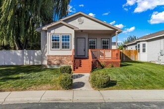 Building Photo - 8958 W Stirrup St