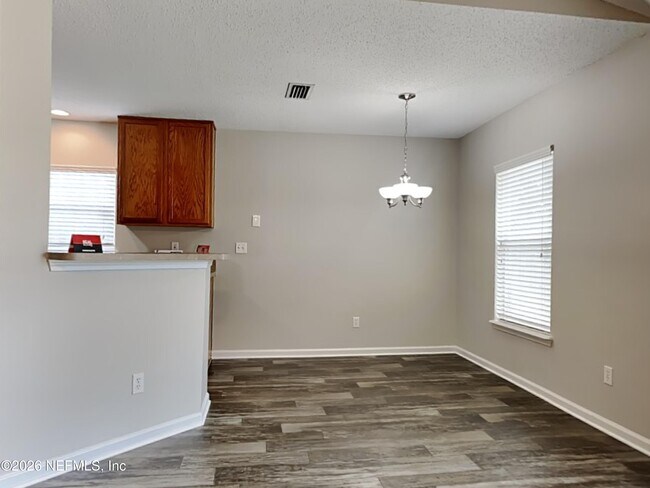 Foto del edificio - 6463 Silk Leaf Ln