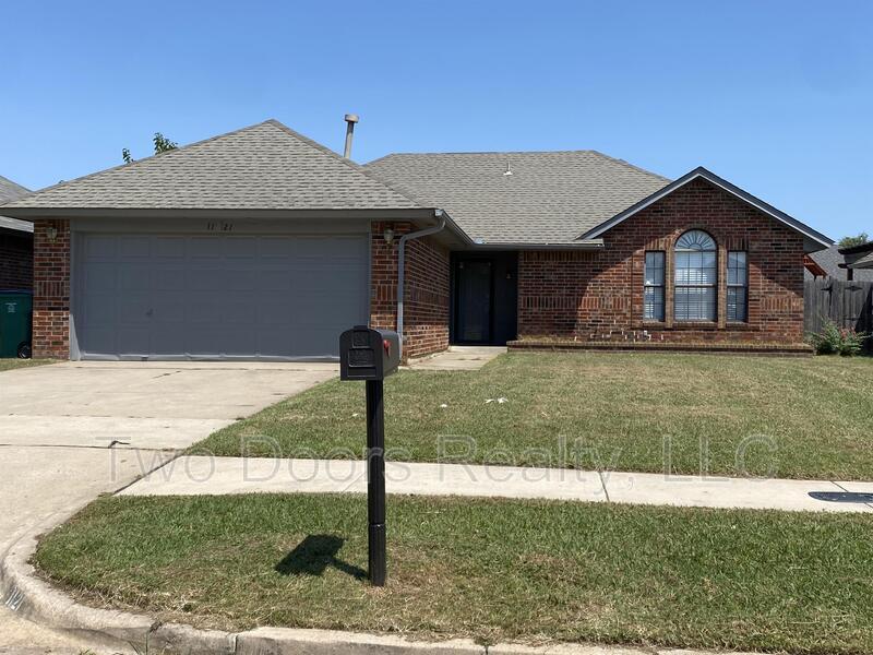 Photo - 1121 Southwest 100th Terrace