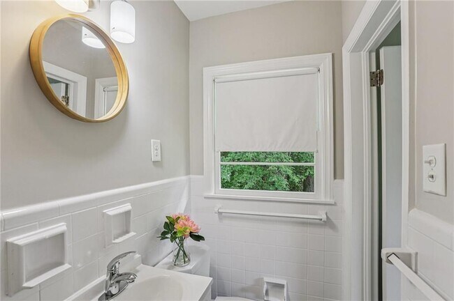 Foto del edificio - 3731 N Druid Hills Rd