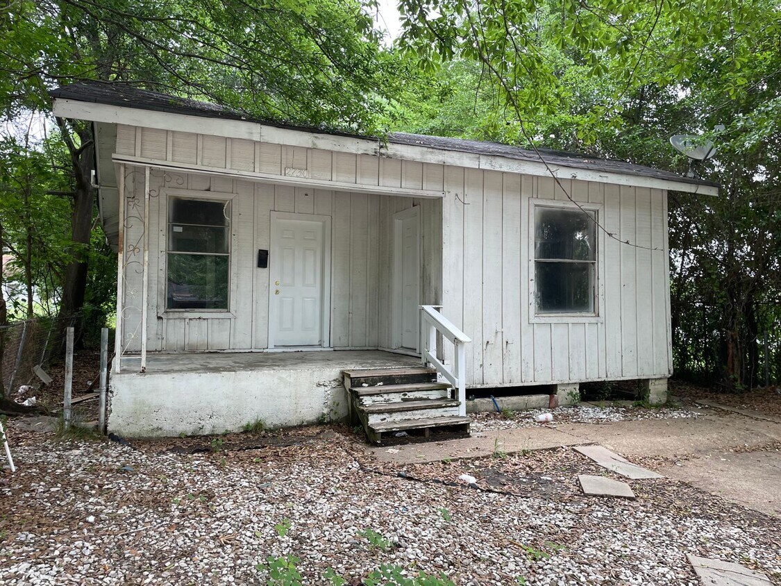 Primary Photo - Remodeled From Top To Bottom