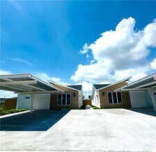 Building Photo - 2108 E Viviana St