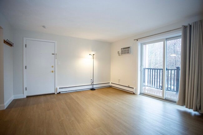 Building Photo - 5 Washington St