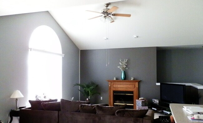 Building Photo - 51758 Adler Park Dr W