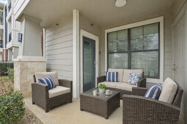 Building Photo - Centreport Lake