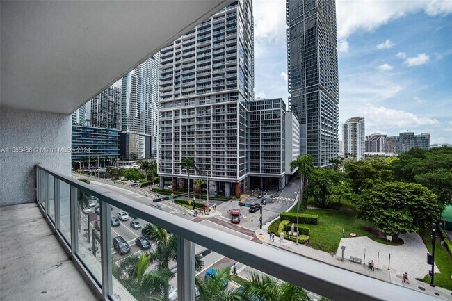 Building Photo - 500 Brickell Ave
