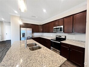 Building Photo - 14616 Monrovia Ln