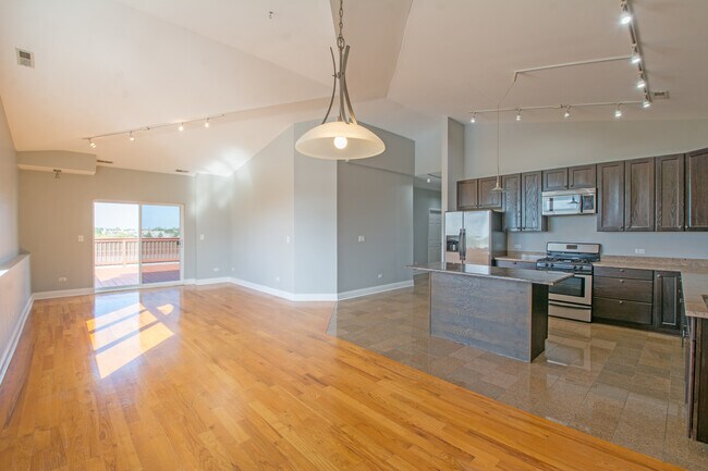 Foto del edificio - 5758 N California Ave
