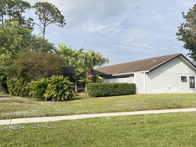 Foto del edificio - 12305 Sawgrass Ct