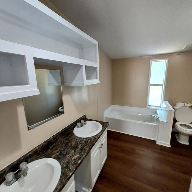 Foto del edificio - 2 Live Oak Ln