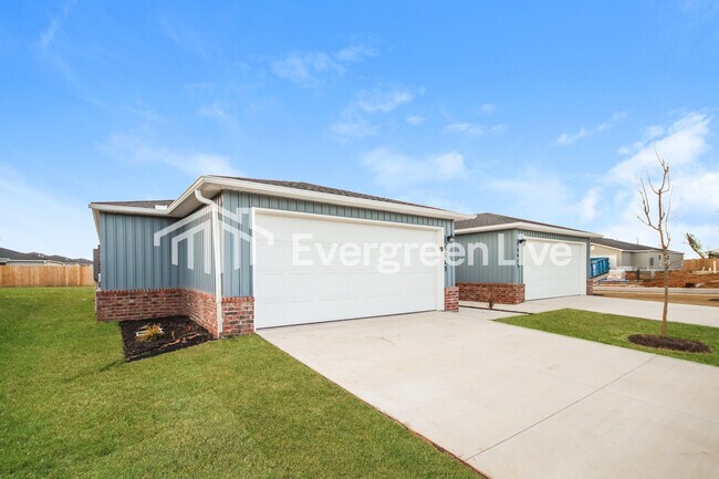 Building Photo - 6613 NW Kathleen St