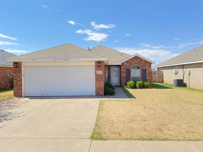 Building Photo - Beautiful 3/2/2 Home Available July!!