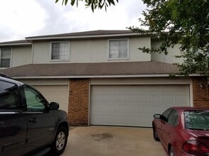 Building Photo - 127 Cedargrove