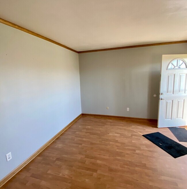 Building Photo - 5525 Sand Ridge Rd