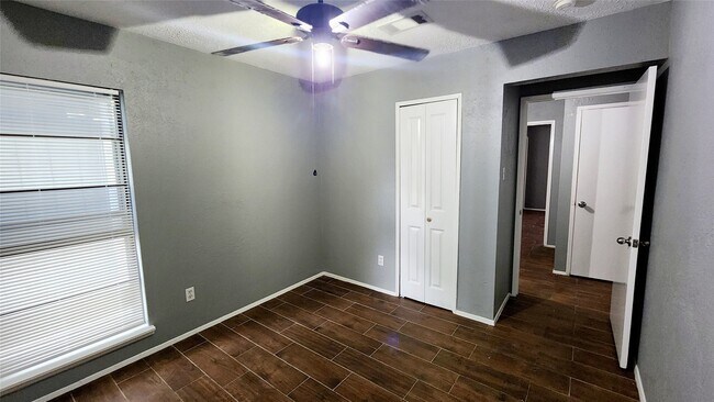 Building Photo - 24119 Anchor Ranch Dr