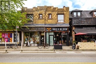 Building Photo - 914 Bloor St W