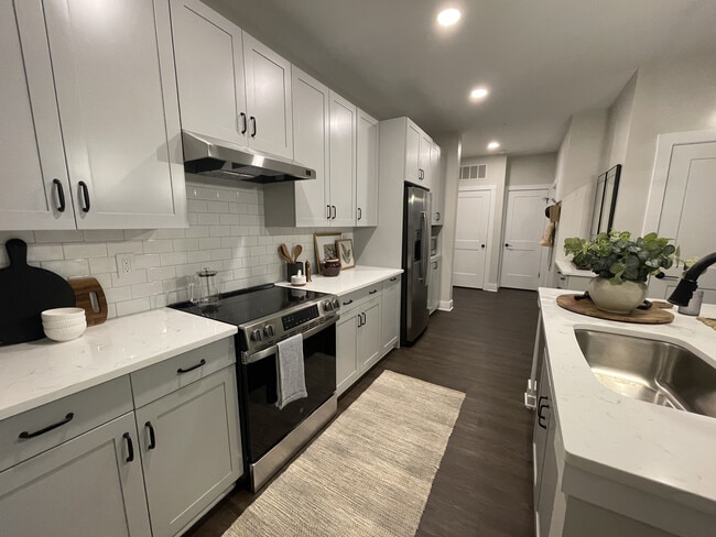 BellaAge Kitchen - BellaAge Hickory Active Adult 55+